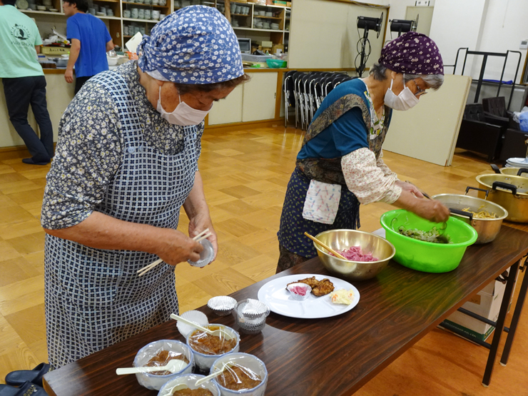 食事準備の様子1