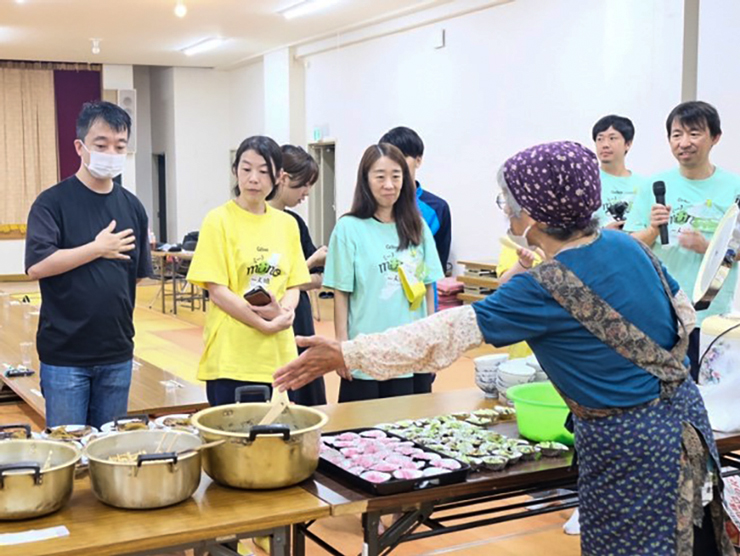 食事準備の様子2