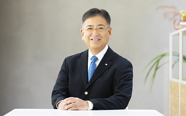 代表取締役社長兼CEO　江原 信